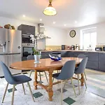 3 Bedroom Lovely In