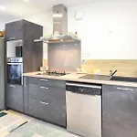 Vakantiehuis 3 Bedroom Lovely In
