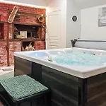 Vakantiehuis 3 Bedroom Lovely In