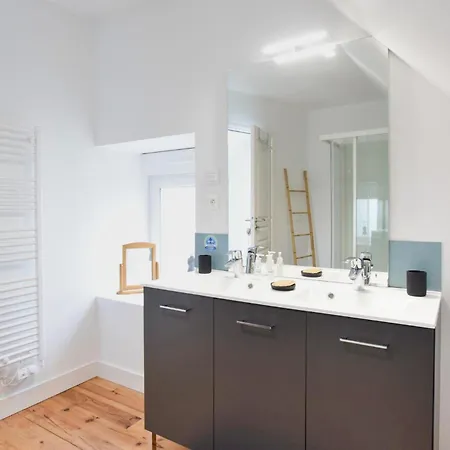 Nice Home In Saint-Marcouf With Wifi بيت للعطل